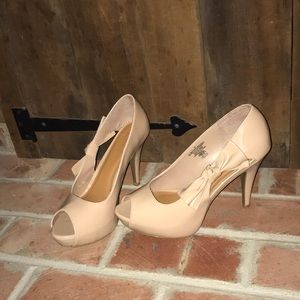Xhilaration Blush bow heels